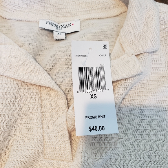 Crop long sleeve NWT - Picture 2 of 2